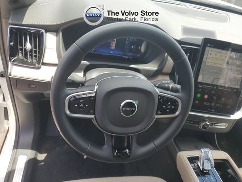 Used 2026 Volvo XC90 B6 Plus w/ Protection Package Premier AWD/4WD image 19