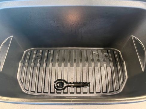Used 2022 Tesla Model Y Long Range AWD/4WD image 38