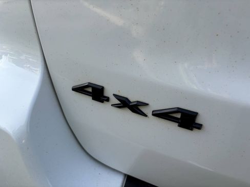 Used 2021 Jeep Grand Cherokee Laredo X AWD/4WD image 11