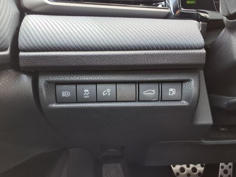 Used 2025 Toyota Camry SE FWD image 29