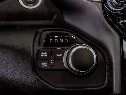 Used 2024 RAM 2500 Big Horn w/ Sport Appearance Package image 25