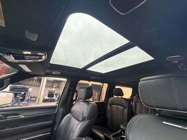 Used 2022 Jeep Grand Wagoneer Series II w/ Quick Order Packagew 28T AWD/4WD image 23