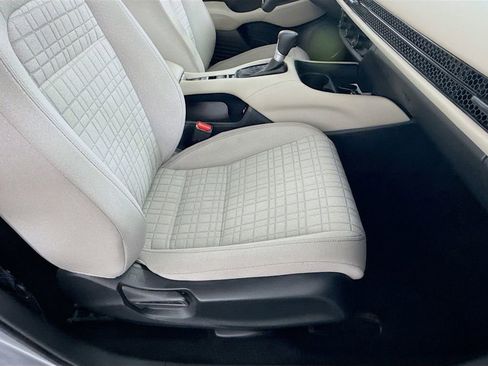 Certified 2023 Honda HR-V LX image 35