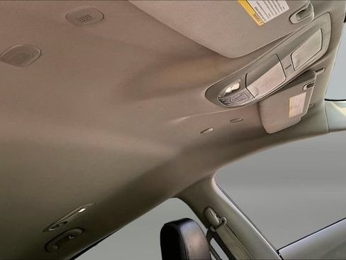 Used 2023 Chrysler Pacifica Touring-L FWD image 22