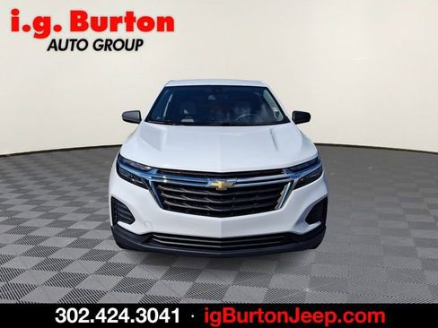 Used 2022 Chevrolet Equinox LS w/ LS Convenience Package FWD image 2