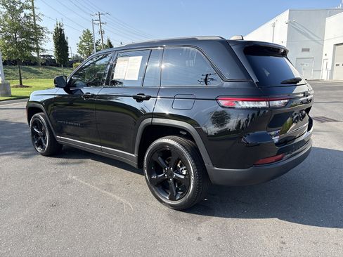Certified 2023 Jeep Grand Cherokee Limited w/ Black Appearance Package AWD/4WD image 7