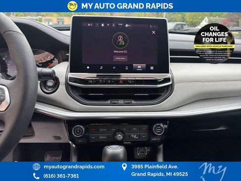 Used 2025 Jeep Compass Limited AWD/4WD image 20
