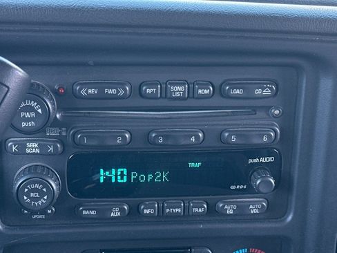Used 2004 Chevrolet Tahoe LT w/ LT Preferred Equipment Group AWD/4WD image 17