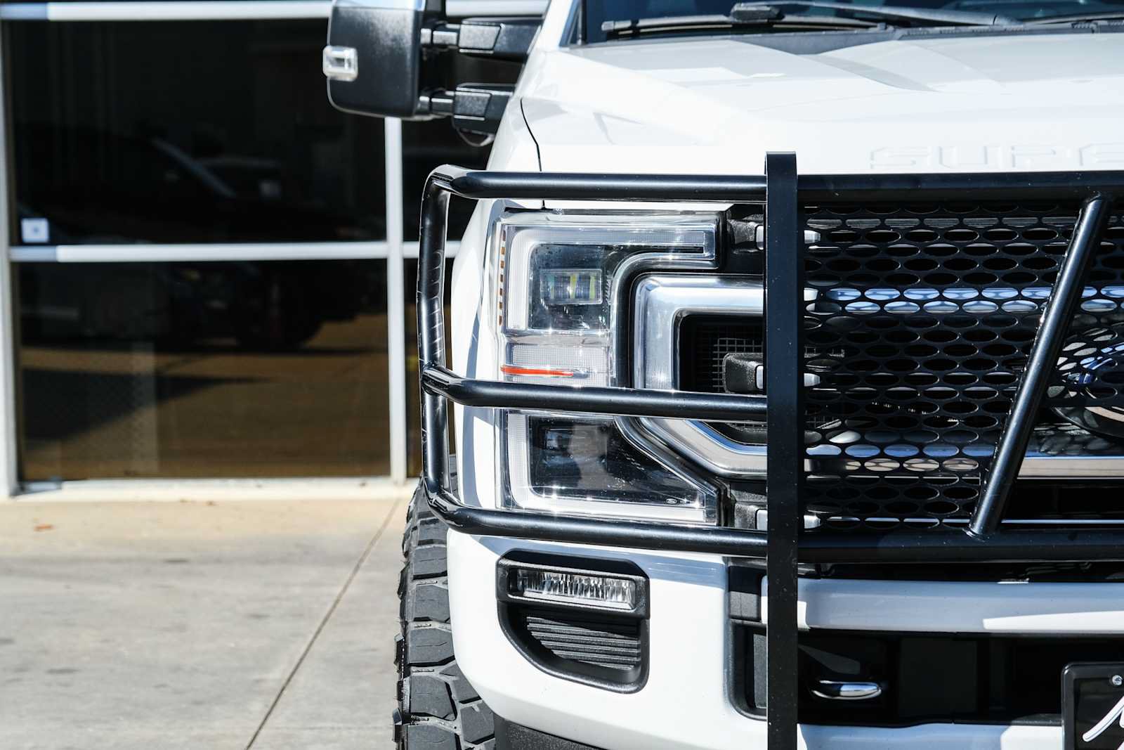 Used 2022 Ford F250 Platinum w/ FX4 Off-Road Package AWD/4WD image 5