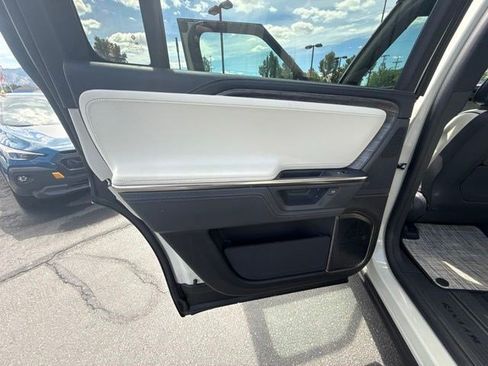 Used 2025 Rivian R1S Adventure AWD/4WD image 15