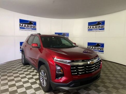 Used 2025 Chevrolet Equinox LT w/ Convenience Package II FWD image 4