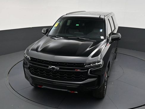 Used 2024 Chevrolet Suburban Z71 w/ Luxury Package AWD/4WD image 19