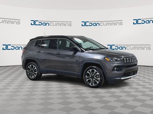Used 2023 Jeep Compass Limited AWD/4WD image 3