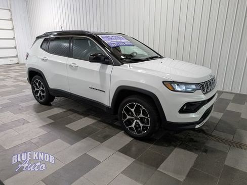 Used 2025 Jeep Compass Limited AWD/4WD image 5