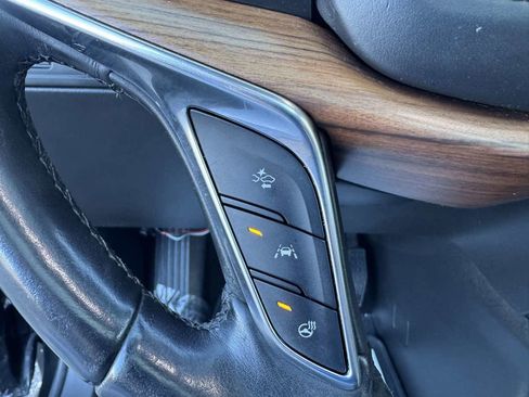 Used 2018 Cadillac XT5 Platinum w/ Driver Assist Package image 15