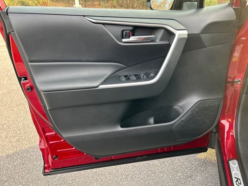 New 2025 Toyota RAV4 XLE image 18
