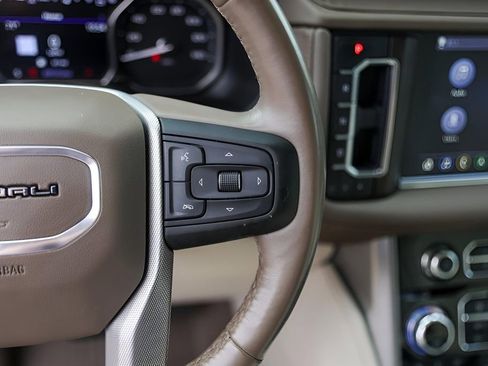 Used 2021 GMC Yukon XL Denali w/ Denali Premium Package image 16