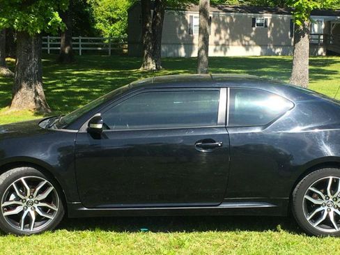 Used 2016 Scion tC FWD image 2