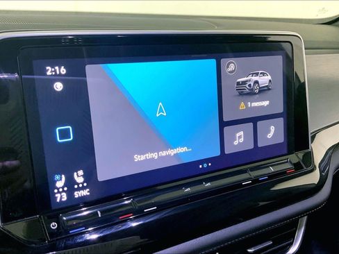 Used 2025 Volkswagen Atlas Cross Sport SE image 6