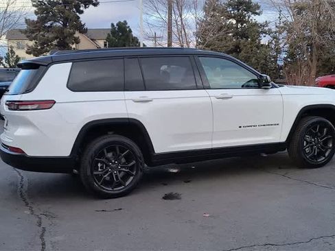 New 2025 Jeep Grand Cherokee L Limited w/ Trailer Tow Package image 9