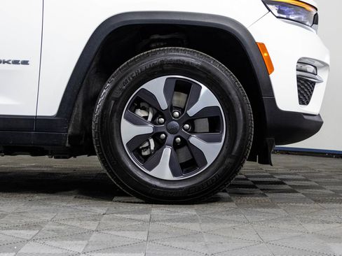 Used 2024 Jeep Grand Cherokee Limited 4xe image 44