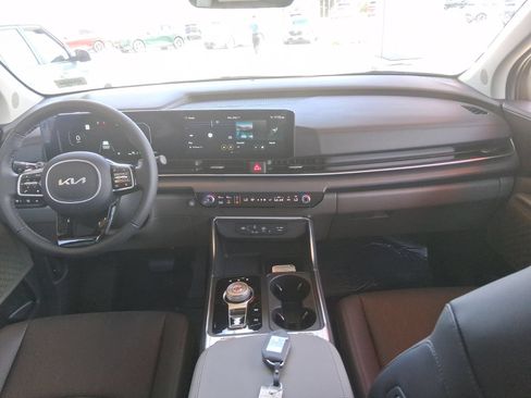 New 2026 Kia Carnival SX FWD image 9