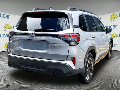Used 2025 Subaru Forester Premium AWD/4WD image 7