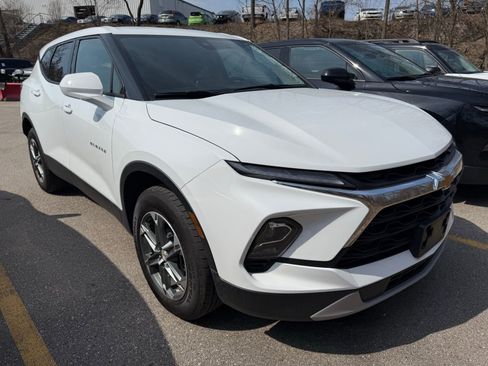 Used 2025 Chevrolet Blazer LT image 1