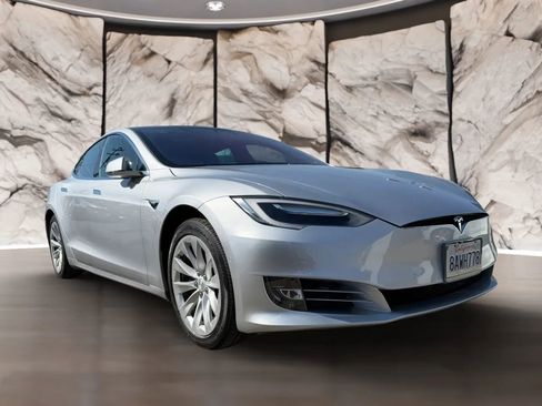 Used 2017 Tesla Model S 75 RWD image 3