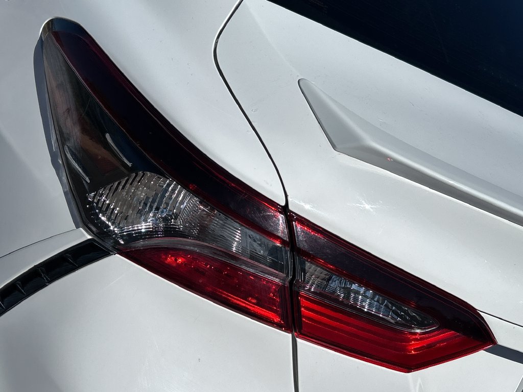 Used 2021 Toyota Camry SE FWD image 23