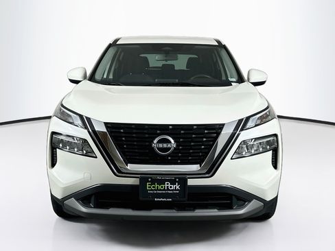 Used 2023 Nissan Rogue SV FWD image 2