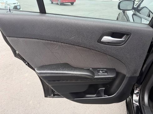 Used 2017 Dodge Charger R/T w/ Navigation & Travel Group image 17