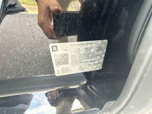 Certified 2020 Cadillac Escalade Luxury w/ Escalade Sport Edition image 34