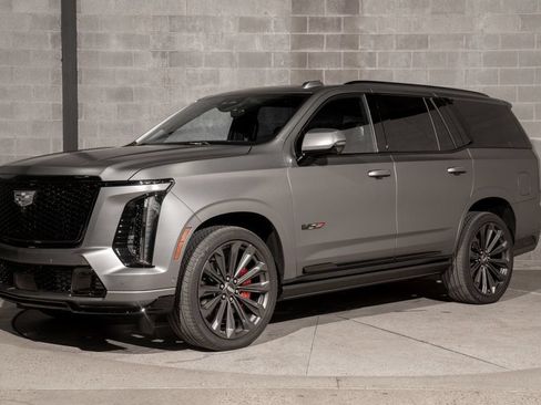Used 2026 Cadillac Escalade V AWD/4WD image 5