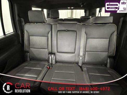Used 2024 GMC Yukon XL SLT AWD/4WD image 15