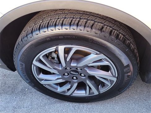 Certified 2023 Lincoln Corsair Standard image 8