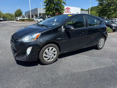 Used 2015 Toyota Prius C One FWD image 2
