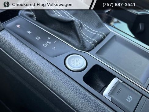 Used 2022 Volkswagen Atlas Cross Sport SE FWD image 41