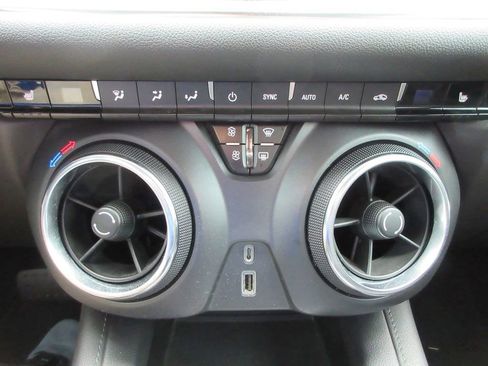 Certified 2019 Chevrolet Blazer LT w/ Sound & Technology Package FWD image 30