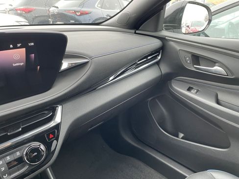 Used 2025 Buick Envista Sport Touring image 34