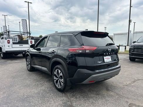 Used 2023 Nissan Rogue SV FWD image 5