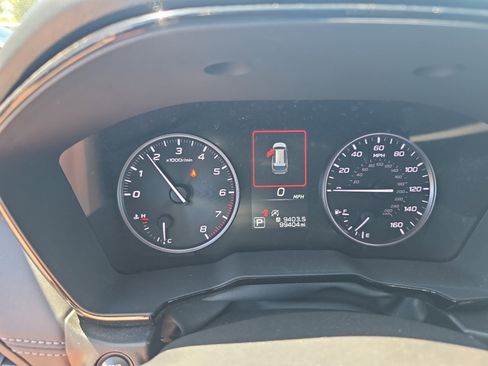 Used 2024 Subaru Outback Premium image 10