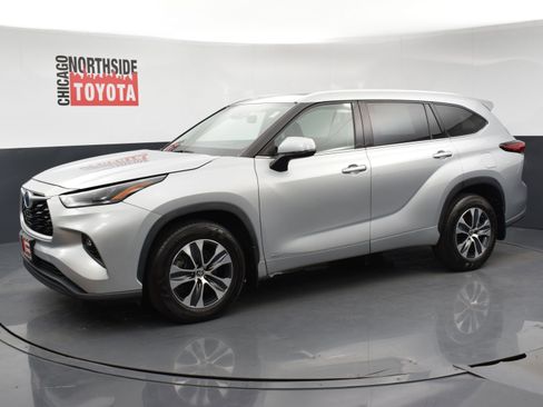 Used 2022 Toyota Highlander XLE image 8