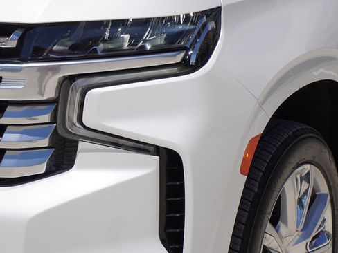 Used 2023 Chevrolet Tahoe High Country AWD/4WD image 2