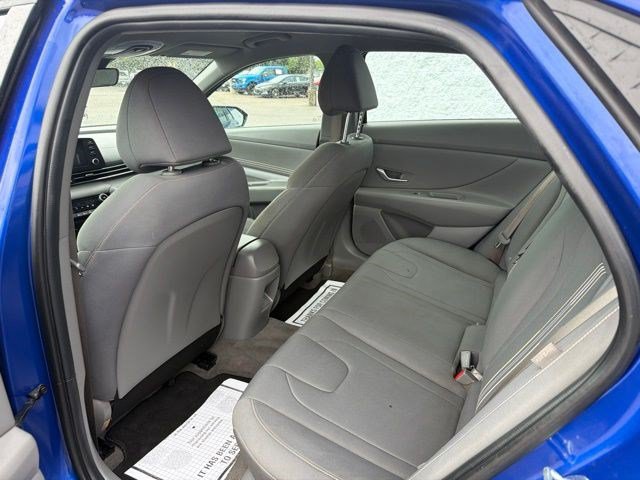 Used 2025 Hyundai Elantra Sport FWD image 15