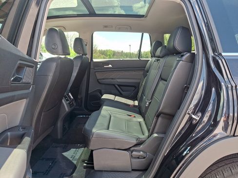 Used 2023 Volkswagen Atlas SE w/ Panoramic Sunroof Package AWD/4WD image 10