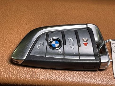 Used 2022 BMW X7 xDrive40i w/ M Sport Package AWD/4WD image 46