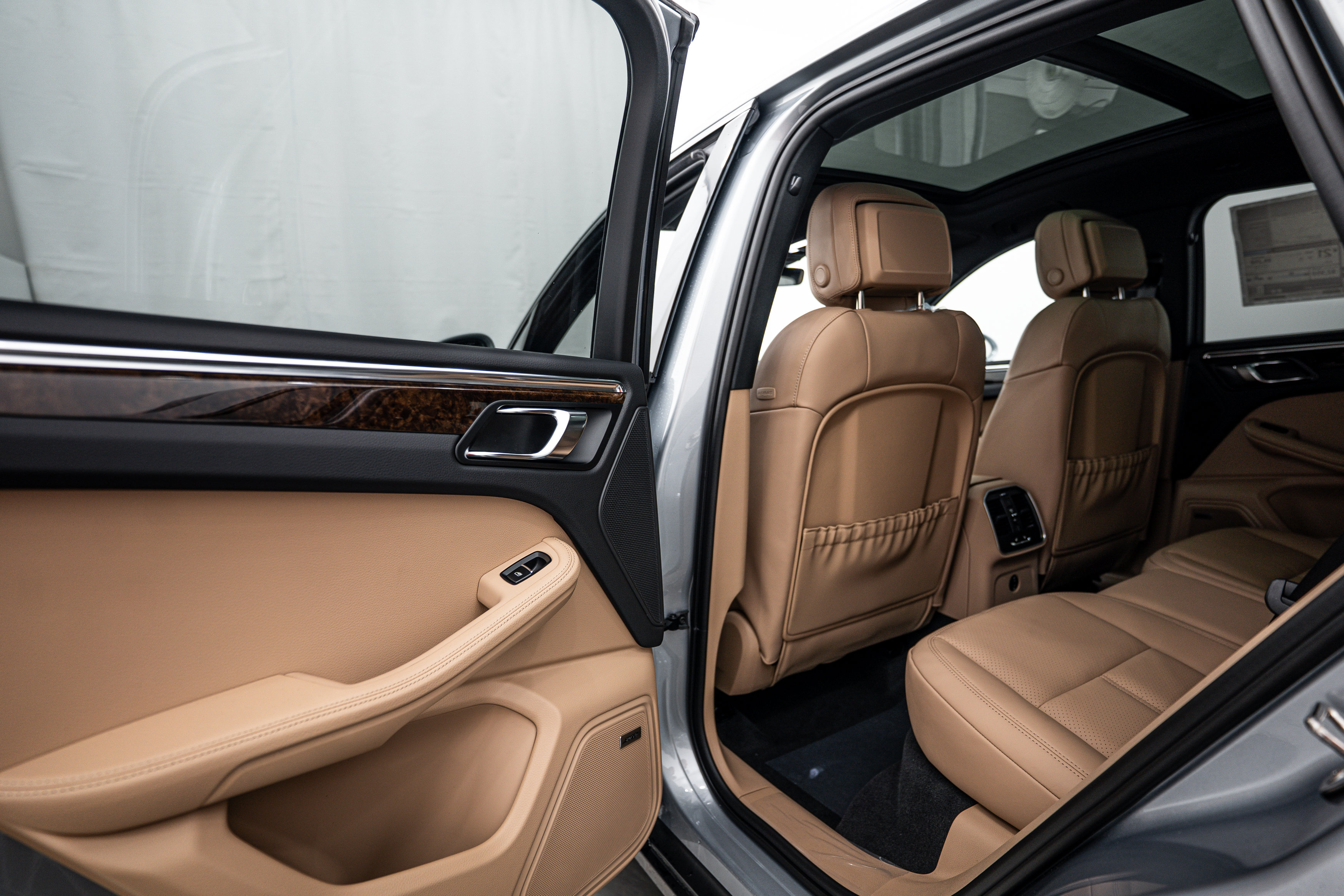 Certified 2026 Porsche Macan AWD/4WD image 21