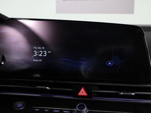 Certified 2025 Hyundai Elantra SEL image 7