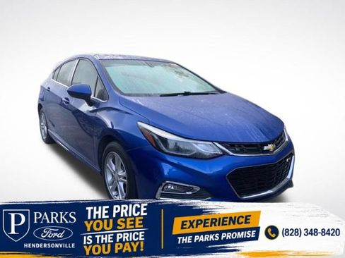 Used 2017 Chevrolet Cruze LT w/ Convenience Package FWD image 1